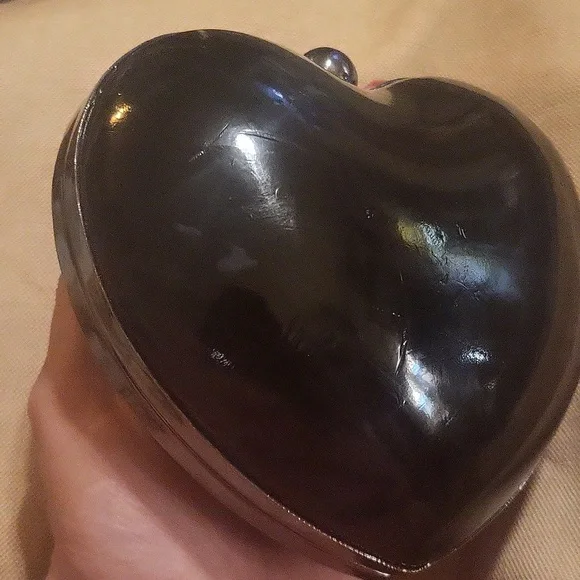 Iron First Hardshell Heart Clutch - Picture 4 of 5
